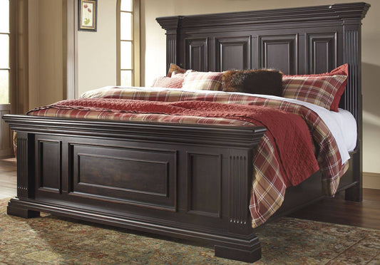 Willenburg Dark Brown King Panel Bed by Ashley