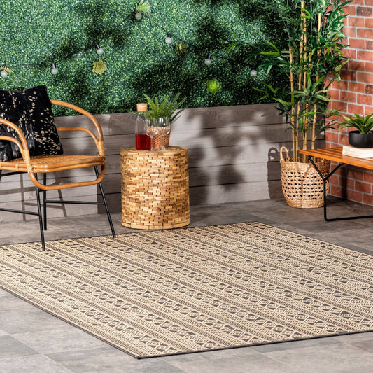 nuLOOM Devon Geometric Stiped Charcoal 5 ft. x 8 ft. Indoor/Outdoor Area Rug, Grey